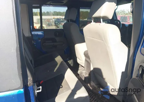 2009 Jeep Wrangler Unlimited X z USA, uszkodzony, nr VIN 1J4GA391X9L722199